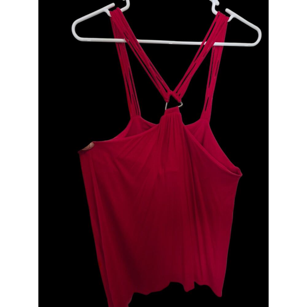 BUNDLE: 2 MODA flowy cute strappy tank shirts
Red & Black
Size: XL
Z35(2)